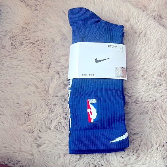 NWT NIKE NBA GRIP SOCKS SIZE LARGE - Picture 1 of 2